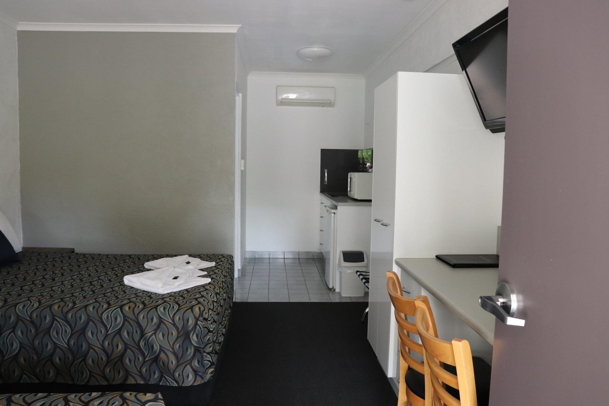 Spanish Motor Motel