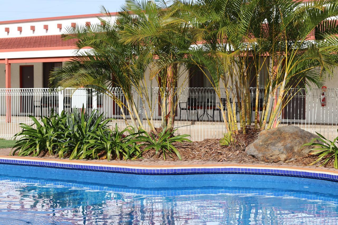 Spanish Motor Motel 3*
